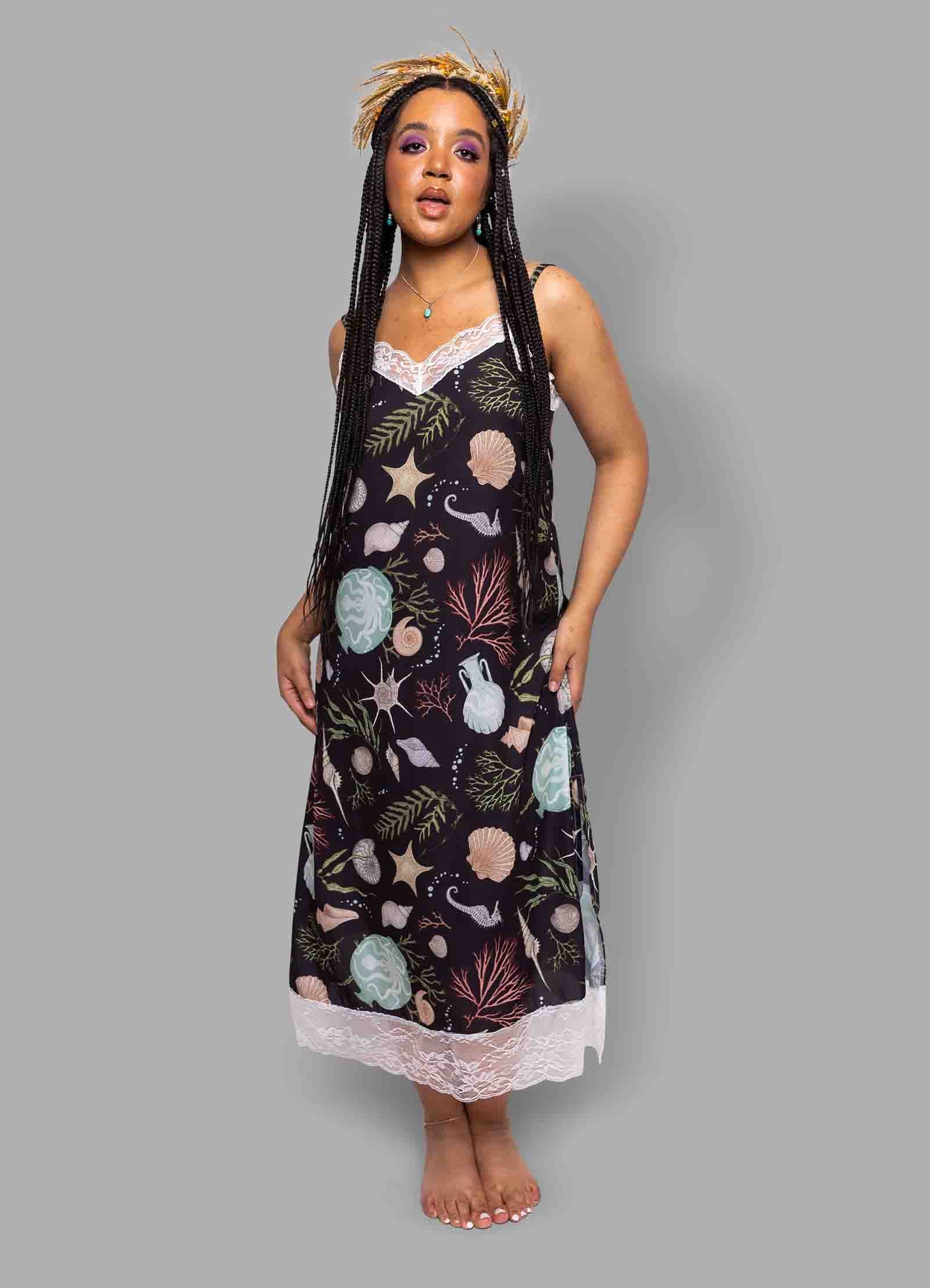 Sabriel V-Neck Midaxi Dress