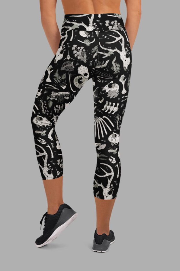 cosmic drifters fungalis print capri leggings back