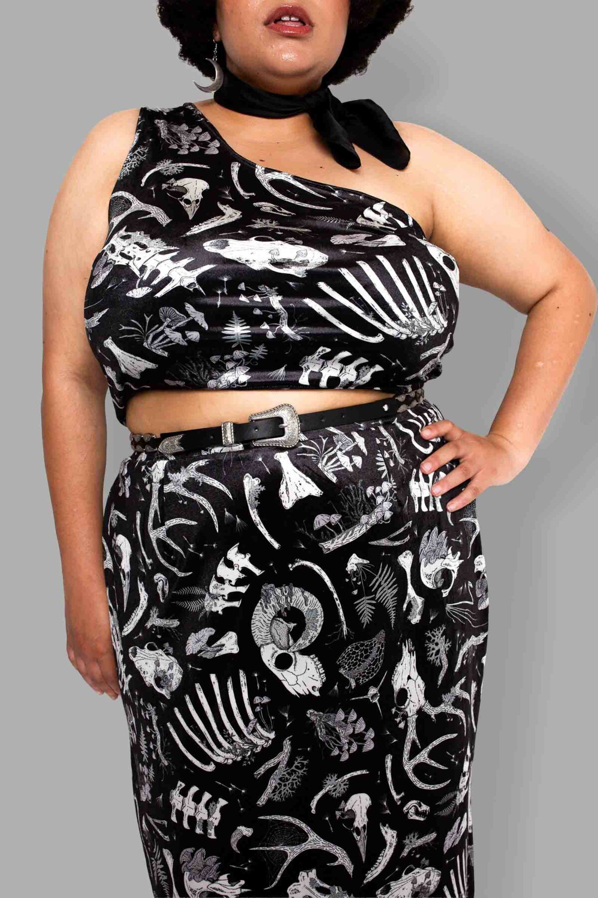 cosmic drifters fungalis print one shoulder top close