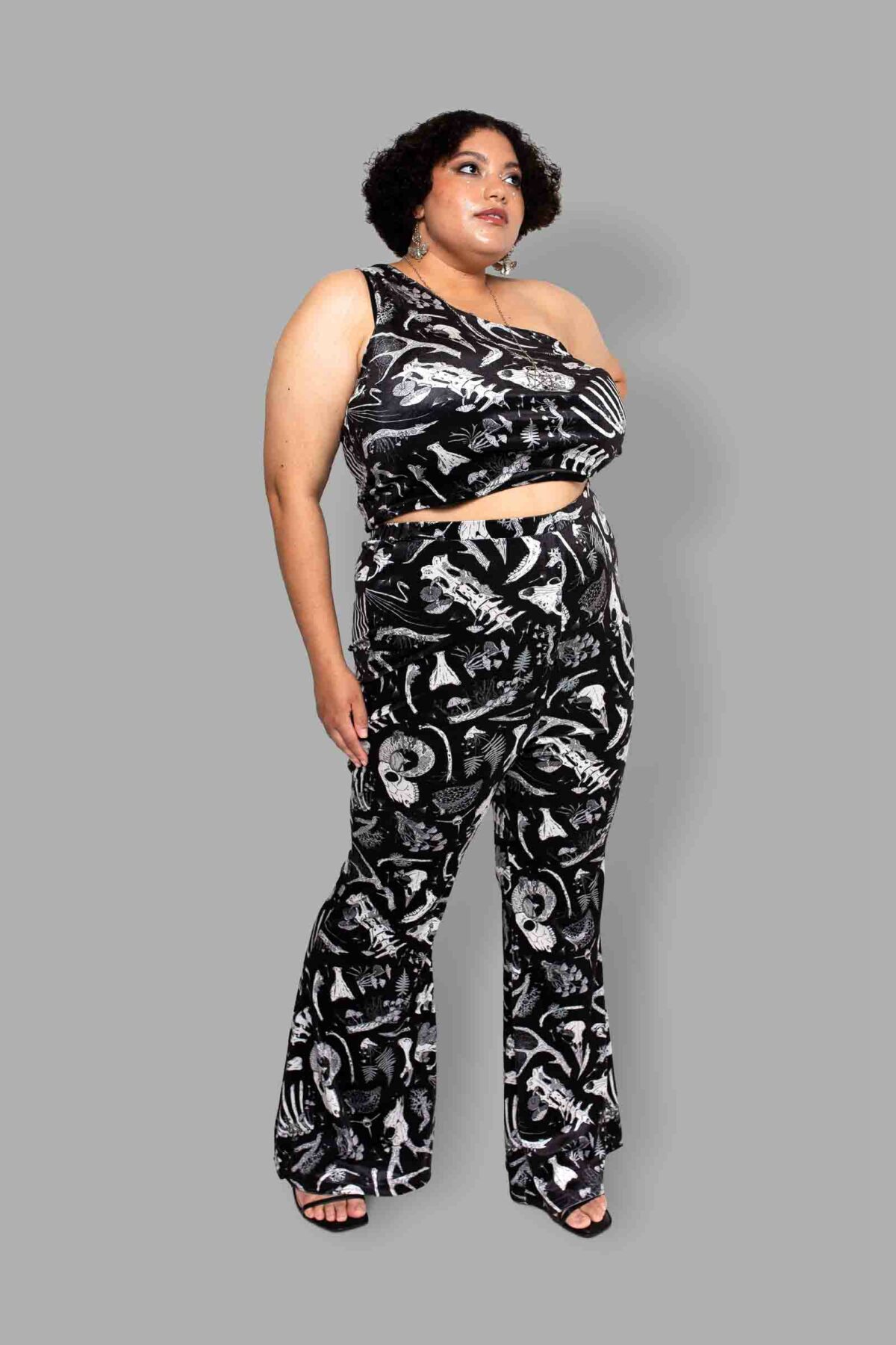 cosmic drifters fungalis print velvet flares front2