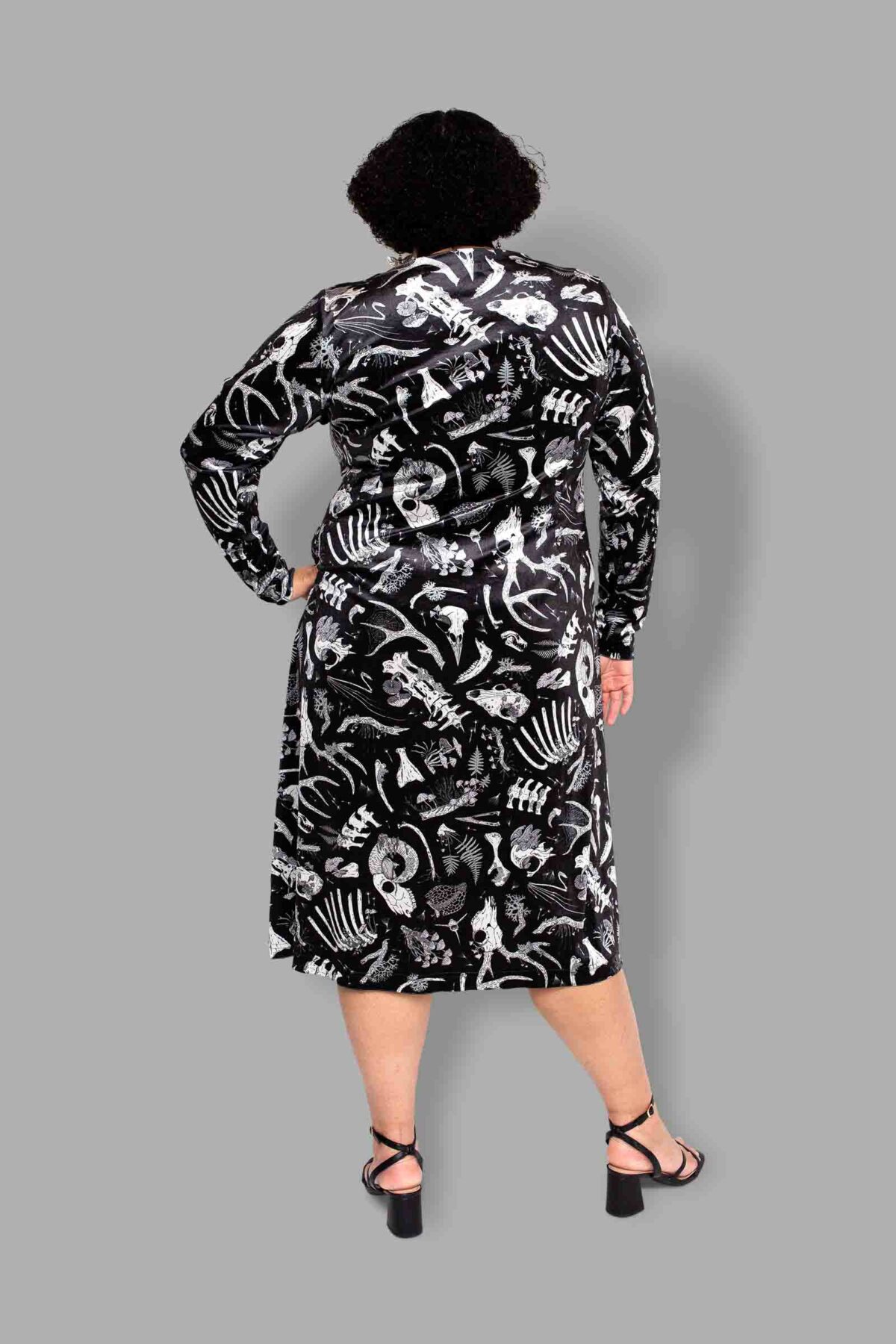 cosmic drifters fungalis print velvet midi dress back