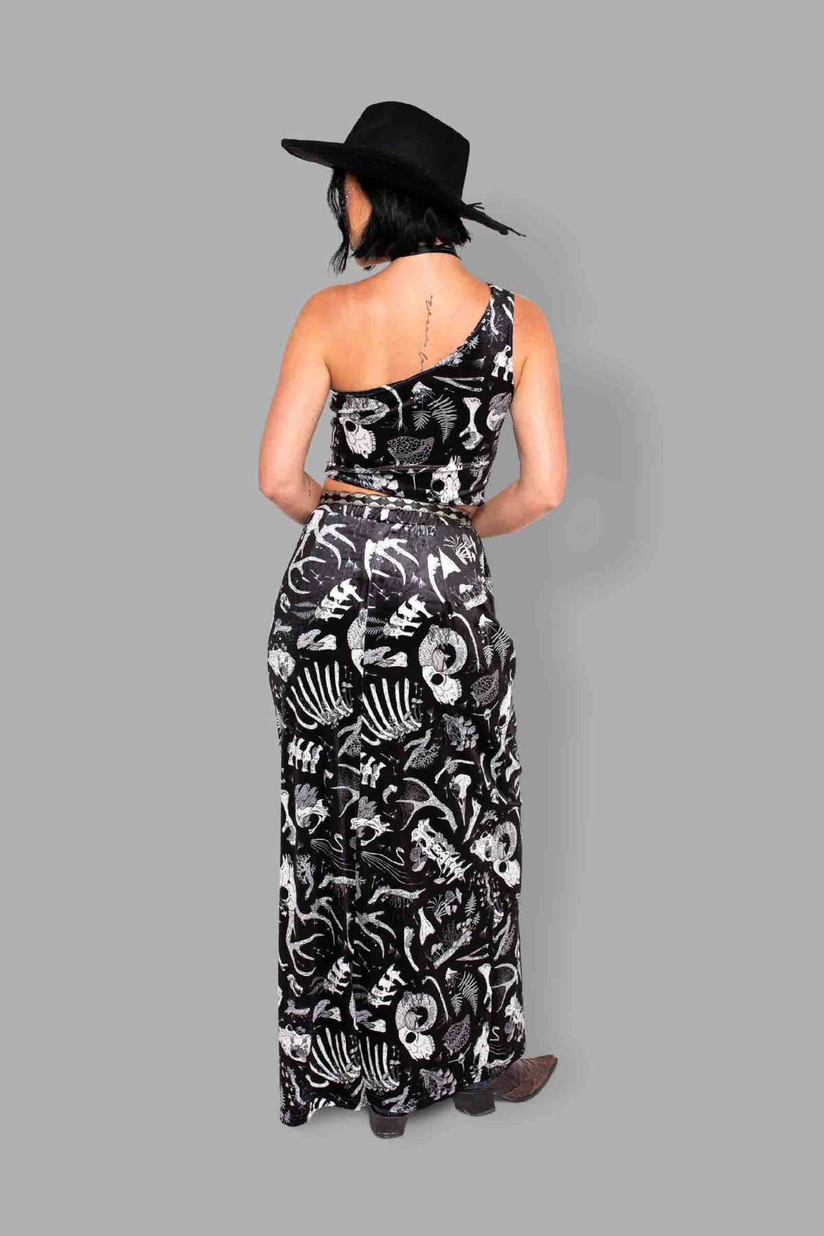 cosmic drifters fungalis print velvet top skirt back