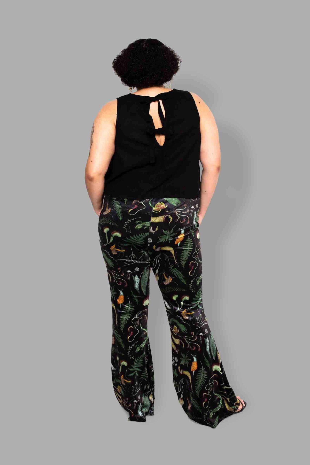 cosmic drifters werewood print velvet flares back2