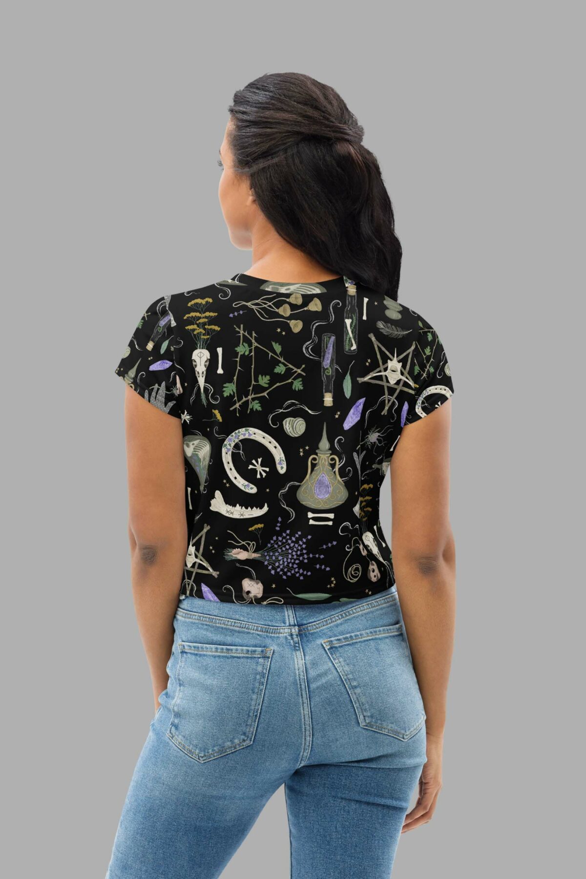 cosmic drifters witches altar print crop tee back