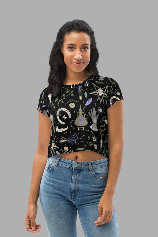 cosmic drifters witches altar print crop tee front